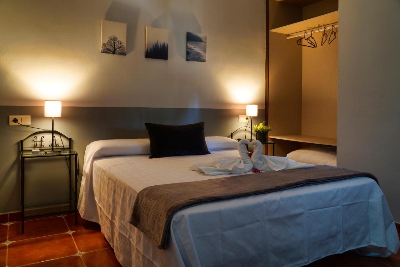 Hotel Rural & Restaurante Las Camaretas コルテス・デ・ラ・フロンテラ エクステリア 写真