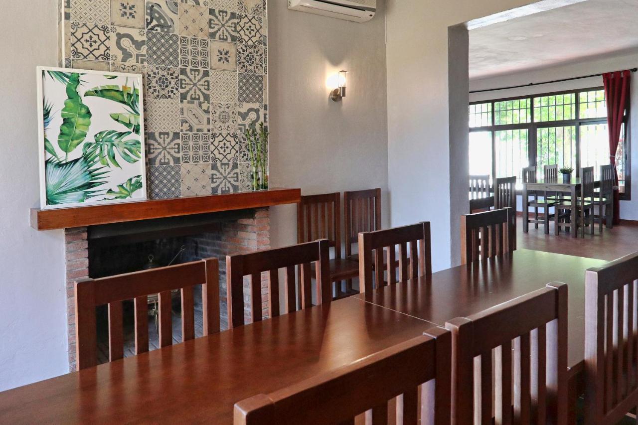 Hotel Rural & Restaurante Las Camaretas コルテス・デ・ラ・フロンテラ エクステリア 写真